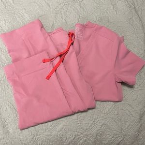 Figs chalk pink scrub set